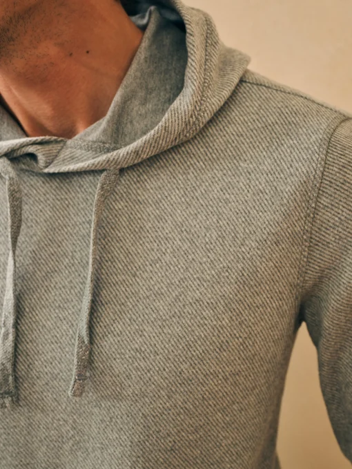 Outlet Legend™ Sweater Hoodie - Hoodies & Sweatshirts