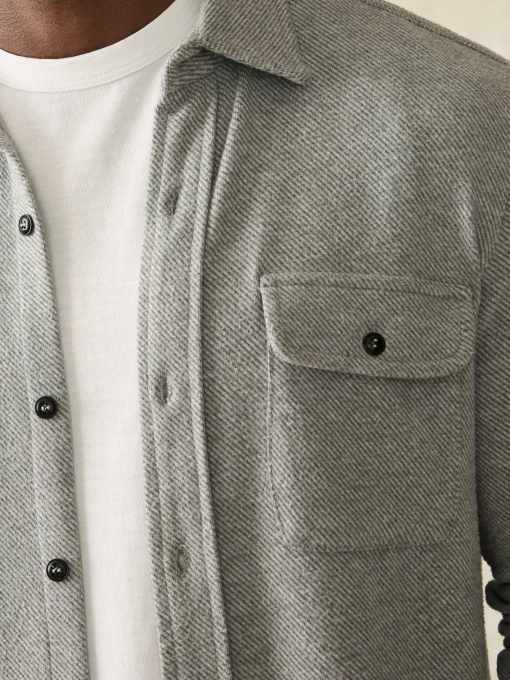 Online Legend™ Sweater Shirt - Shirts